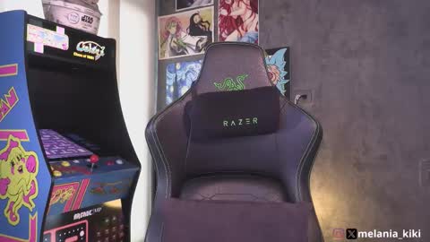 Melania   -    online show from 10-18-25, 09:04