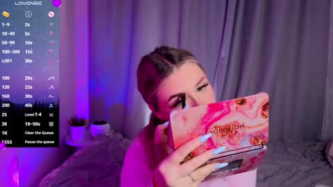 Snapshot of diannedibartolo chatting on 11-08-25, 07:01 diannedibartolo online show from 11-08-25, 07:01