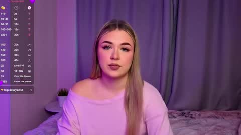 Snapshot of diannedibartolo chatting on 11-28-25, 06:16 diannedibartolo online show from 11-28-25, 06:16