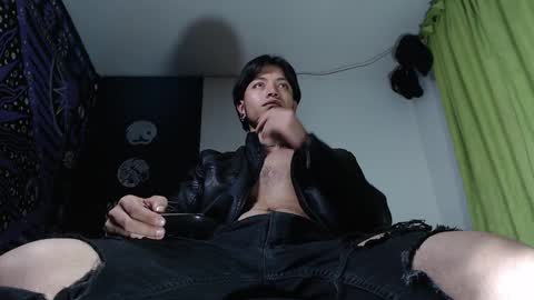 Snapshot of dicaprioo_ chatting on 12-03-24, 12:13 DICAPRIO online show from 12-03-24, 12:13