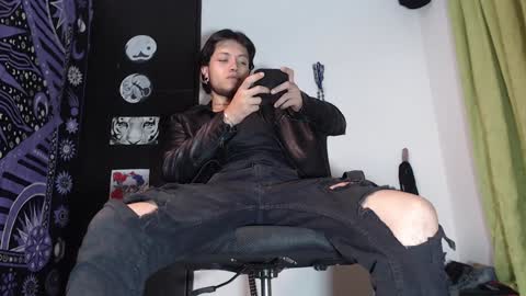 Snapshot of dicaprioo_ chatting on 12-16-24, 01:53 DICAPRIO online show from 12-16-24, 01:53