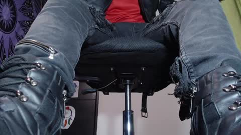 Snapshot of dicaprioo_ chatting on 12-18-24, 09:29 DICAPRIO online show from 12-18-24, 09:29