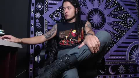 Snapshot of dicaprioo_ chatting on 01-08-25, 07:03 DICAPRIO online show from 01-08-25, 07:03