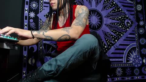 Snapshot of dicaprioo_ chatting on 01-09-25, 09:47 DICAPRIO online show from 01-09-25, 09:47