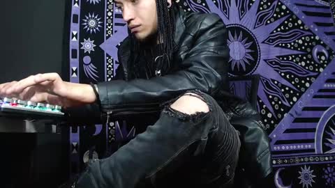 Snapshot of dicaprioo_ chatting on 01-10-25, 08:04 DICAPRIO online show from 01-10-25, 08:04