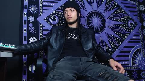 Snapshot of dicaprioo_ chatting on 01-11-25, 12:33 DICAPRIO online show from 01-11-25, 12:33