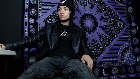 Snapshot of dicaprioo_ chatting on 01-11-25, 06:23 DICAPRIO online show from 01-11-25, 06:23