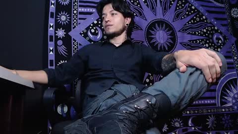 Snapshot of dicaprioo_ chatting on 01-16-25, 10:44 DICAPRIO online show from 01-16-25, 10:44