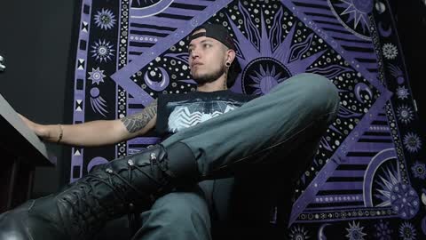 Snapshot of dicaprioo_ chatting on 01-21-25, 12:46 DICAPRIO online show from 01-21-25, 12:46