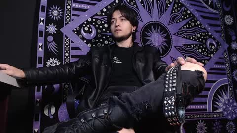 Snapshot of dicaprioo_ chatting on 01-30-25, 05:06 DICAPRIO online show from 01-30-25, 05:06