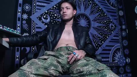 Snapshot of dicaprioo_ chatting on 02-03-25, 12:15 DICAPRIO online show from 02-03-25, 12:15