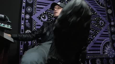 Snapshot of dicaprioo_ chatting on 02-05-25, 12:31 DICAPRIO online show from 02-05-25, 12:31