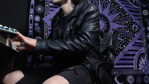 Snapshot of dicaprioo_ chatting on 02-05-25, 07:53 DICAPRIO online show from 02-05-25, 07:53