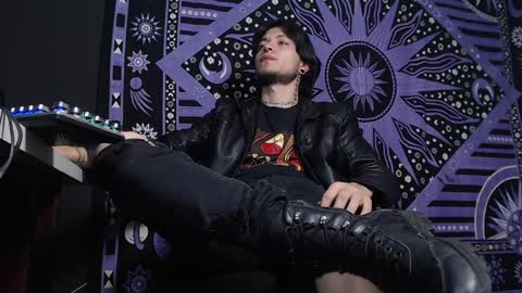 Snapshot of dicaprioo_ chatting on 02-06-25, 12:22 DICAPRIO online show from 02-06-25, 12:22