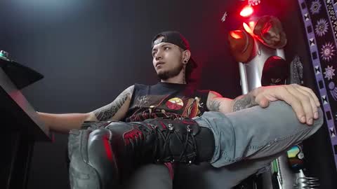 Snapshot of dicaprioo_ chatting on 03-04-25, 08:38 DICAPRIO online show from 03-04-25, 08:38