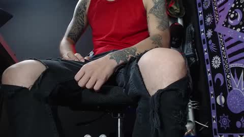 Snapshot of dicaprioo_ chatting on 03-06-25, 07:43 DICAPRIO online show from 03-06-25, 07:43