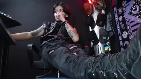 Snapshot of dicaprioo_ chatting on 03-12-25, 09:45 DICAPRIO online show from 03-12-25, 09:45