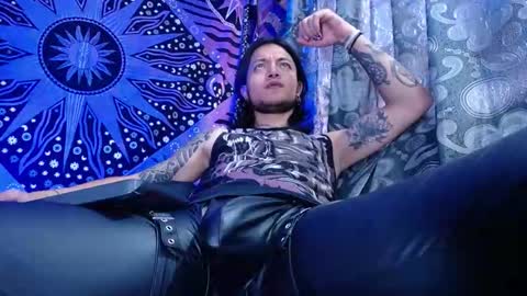 Snapshot of dicaprioo_ chatting on 10-01-25, 05:41 DICAPRIO online show from 10-01-25, 05:41