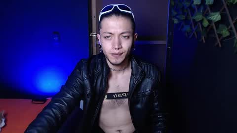 Snapshot of dicaprioo_ chatting on 10-22-25, 03:51 DICAPRIO online show from 10-22-25, 03:51