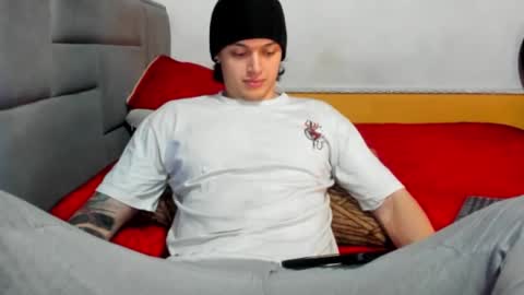 Snapshot of dick_demon_1 chatting on 09-17-25, 06:53 jhon online show from 09-17-25, 06:53