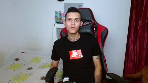 Snapshot of dick_monster23cm chatting on 12-18-24, 12:21 dick_monster23cm online show from 12-18-24, 12:21