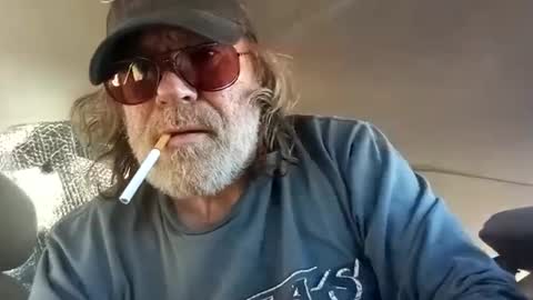 Snapshot of dickbowen64 chatting on 01-10-25, 05:24 Dickbowen online show from 01-10-25, 05:24