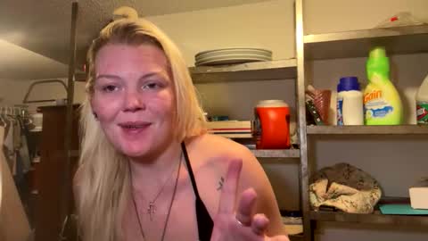 Snapshot of dickeddownsouth chatting on 11-25-25, 08:42 Beau online show from 11-25-25, 08:42