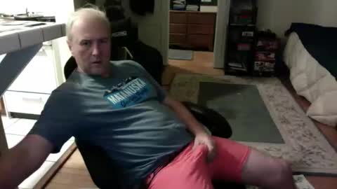 Snapshot of dickflasher5 chatting on 11-10-25, 08:35 Richard Fleischer online show from 11-10-25, 08:35