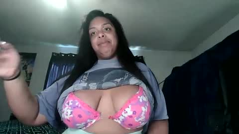 Snapshot of dickmonsta69 chatting on 01-23-25, 06:45 mistressjazmin online show from 01-23-25, 06:45