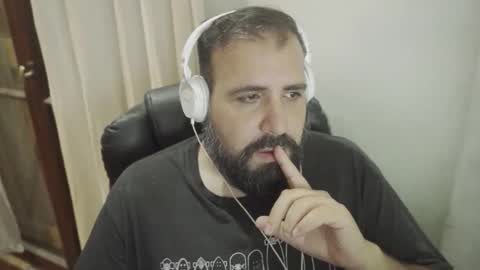 Cristian Dipolino online show from 12-17-25, 02:28