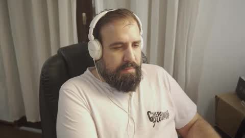 Snapshot of dicristalino chatting on 05-05-26, 12:24 Cristian Dipolino online show from 05-05-26, 12:24