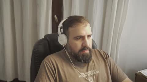 Snapshot of dicristalino chatting on 05-10-26, 03:06 Cristian Dipolino online show from 05-10-26, 03:06