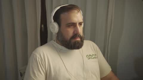 Snapshot of dicristalino chatting on 06-15-26, 09:06 Cristian Dipolino online show from 06-15-26, 09:06