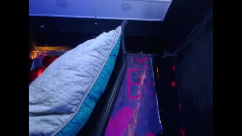 Snapshot of diego__cruz chatting on 02-18-25, 02:49 Diego online show from 02-18-25, 02:49