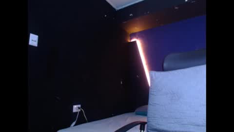 Snapshot of diego__cruz chatting on 02-28-25, 02:42 Diego online show from 02-28-25, 02:42