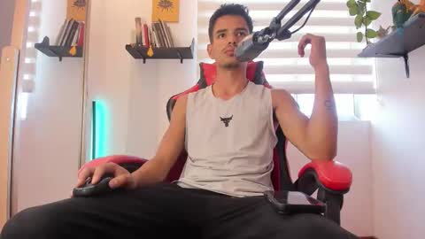 Diego lat online show from 10-24-25, 09:44