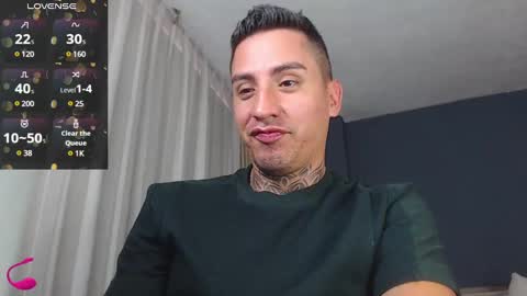 Snapshot of diegosaenzpurelove chatting on 02-05-25, 10:12 Diego online show from 02-05-25, 10:12