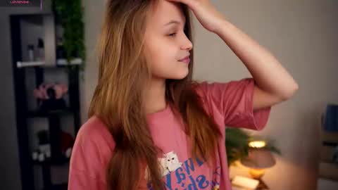 Elwyna online show from 11-12-25, 06:41