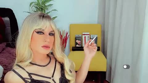 Snapshot of difiortiffany chatting on 02-11-25, 01:52 difiortiffany online show from 02-11-25, 01:52