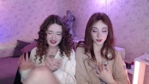 Hi im Alice 3 Im usualy online 03-10 or 17-21 UTC0 online show from 12-22-25, 05:15