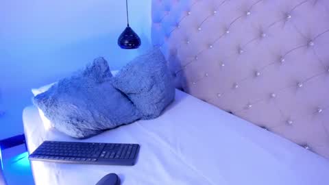 dikey_18 online show from 12-12-24, 09:26