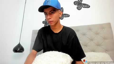 dikey_18 online show from 01-12-25, 08:14