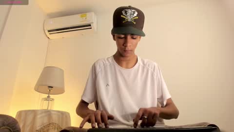 dikey_18 online show from 01-13-25, 08:15