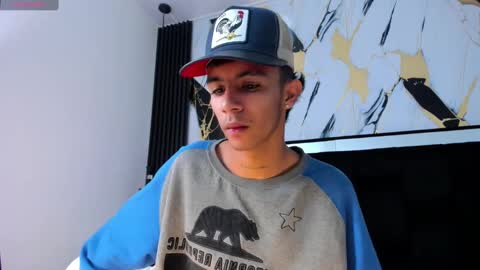 dikey_18 online show from 02-06-25, 08:34