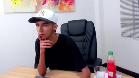 dikey_18 online show from 02-28-25, 09:55