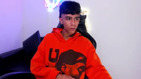 dikey_18 online show from 11-05-25, 09:26