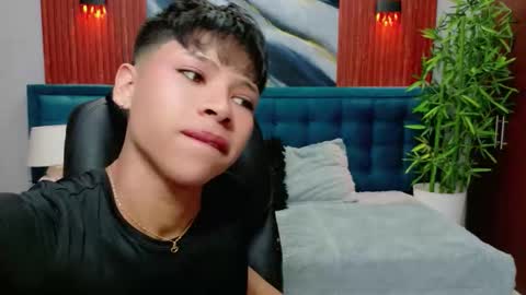  DILAN online show from 02-11-26, 05:51