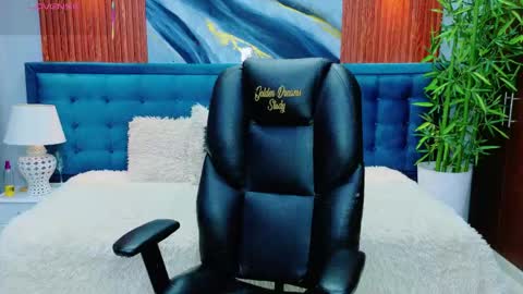  DILAN online show from 04-28-26, 03:39