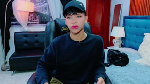 Snapshot of dilan_911 chatting on 05-17-26, 07:32 DILAN online show from 05-17-26, 07:32