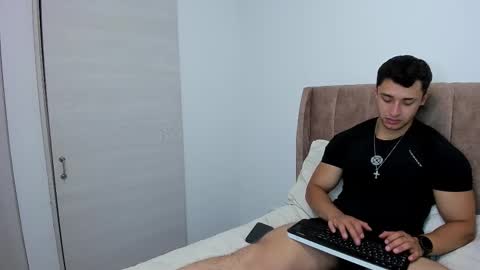 Snapshot of dilan_coy chatting on 10-17-25, 12:47 Dilan Coy online show from 10-17-25, 12:47